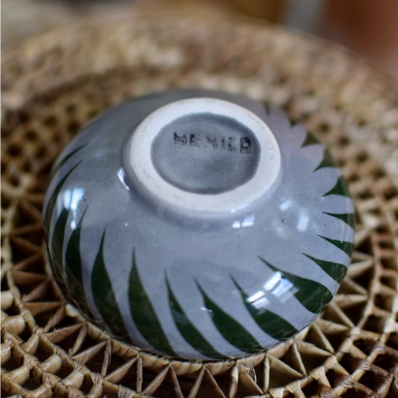 Tonala Mexico Vintage Pottery Trinket Box, Hand-painted - Picture 10 of 10